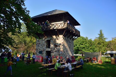 Das Römerturmfest in Taunusstein-Orlen am UNESCO-Weltkulturerbe Obergermanisch-Raetischer Limes (Foto: Naturpark Rhein-Taunus)